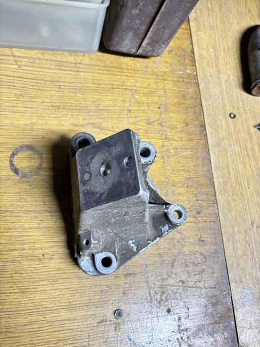 Запчасти Mitsubishi Montero 2002