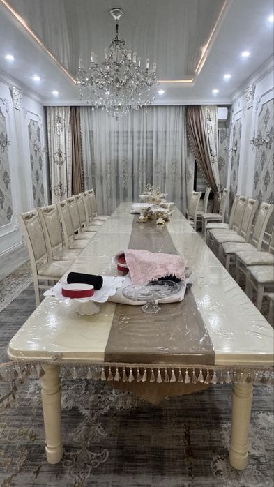 Стол орындығымен