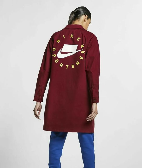 Ново пролетно дамско яке Nike sportswear