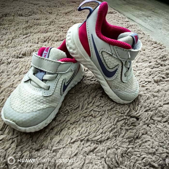 Adidași Nike fete, mărimea 21