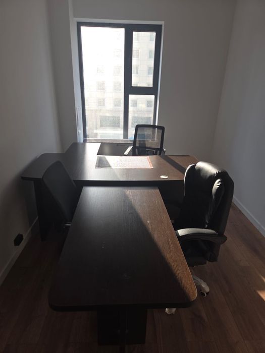 Мебель столы шкафы в офис