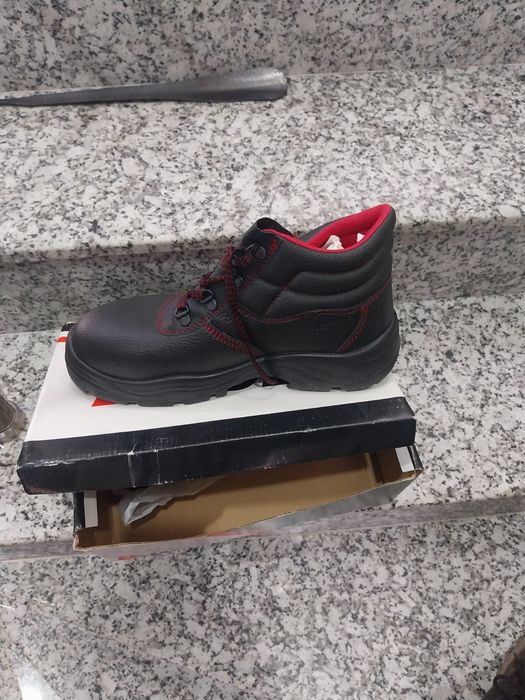 Работни обувки 42 номер