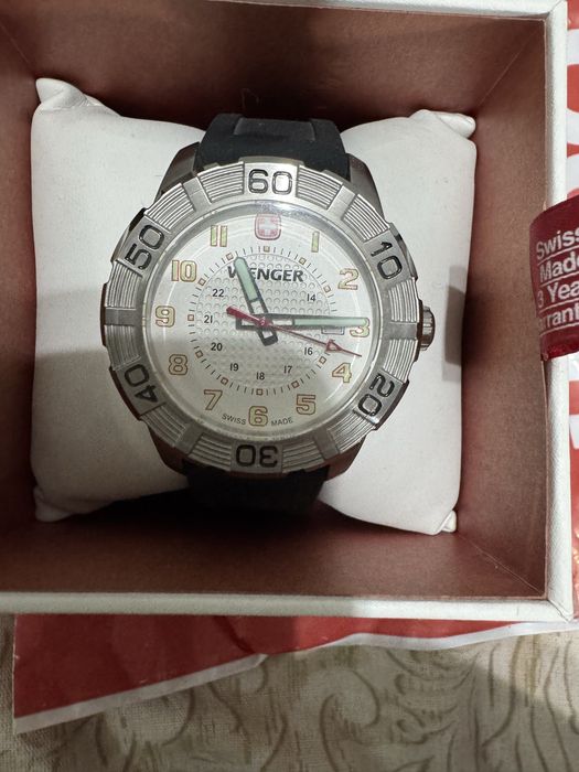 Часы наручные швейцарские