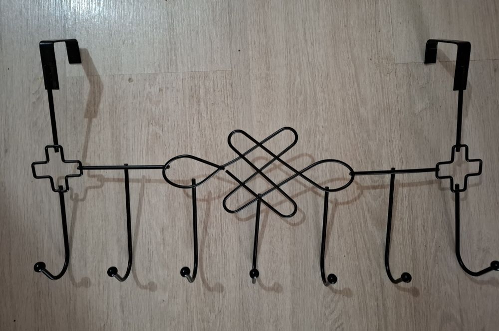 простыни навалочки пододеяльники  посуда