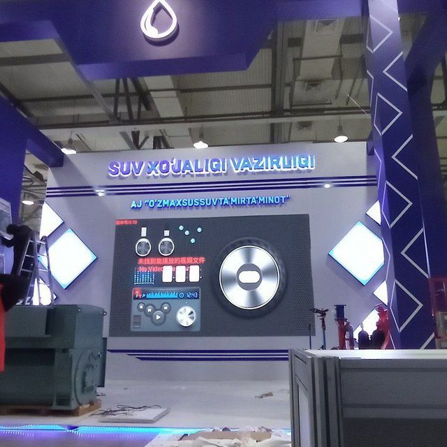 Banner pechat bukva harflar stend neon afisha