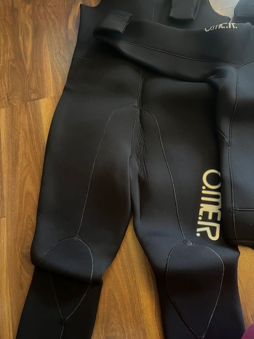 Неопренов костюм за гмуркане