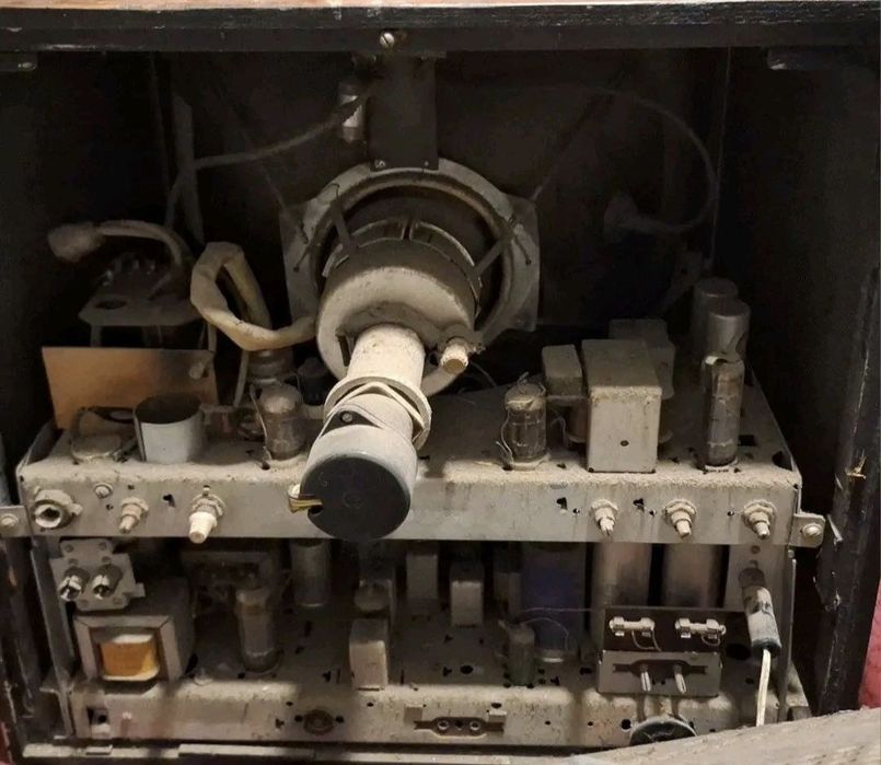 Televizor sovietic Rubin 102, TV decor colecție din anii '60