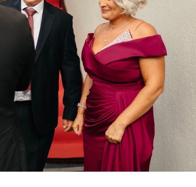 Vând rochie elegantă