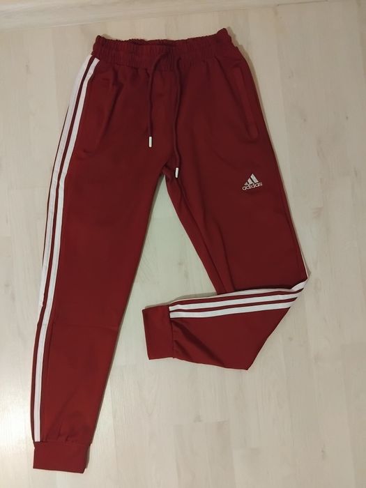 Pantaloni Nike si Adidas