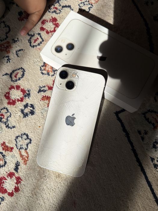 Продам iPhone 13 срочно
