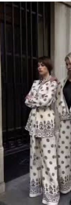 Продам   двоики  нарядные