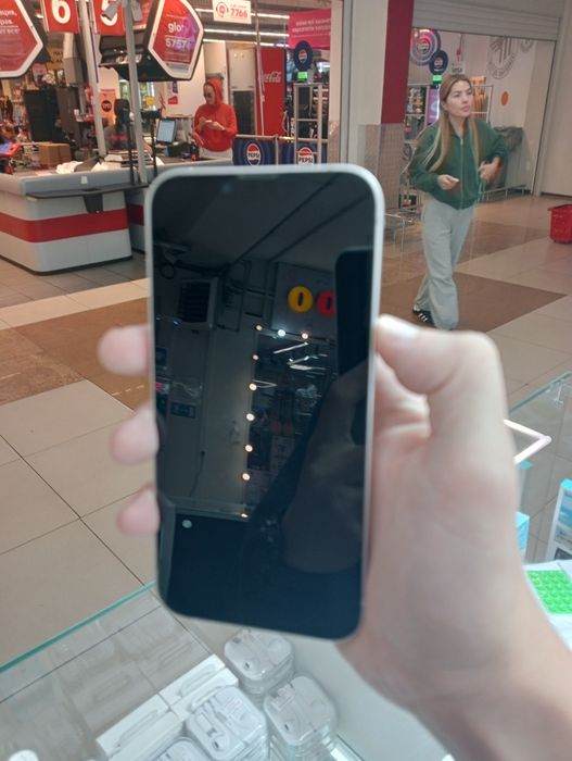 Продам айфон 13 в идеальном состоянии