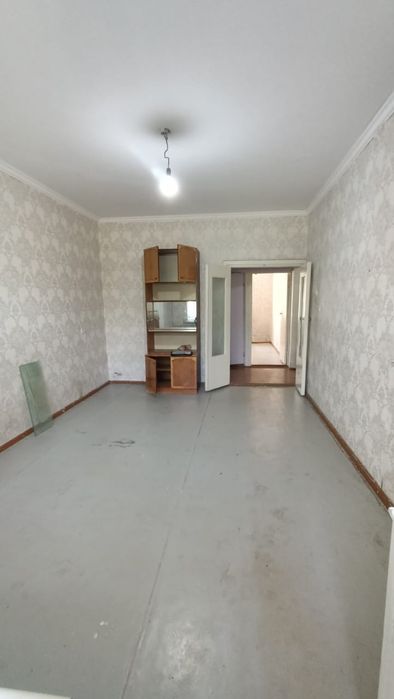 Продаётся 2ком.кв.10мкр.дом 4