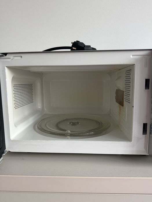 Cuptor cu micounde Sharp