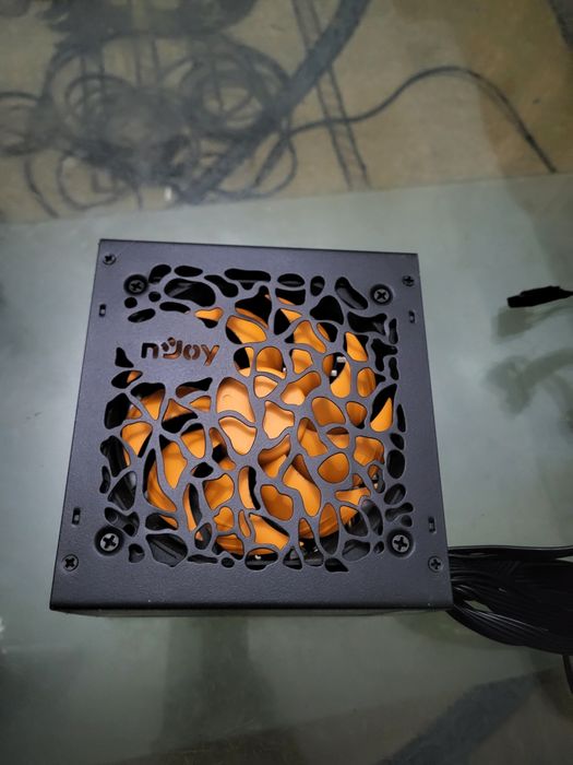 Se vinde Sursa PC 500 njoy