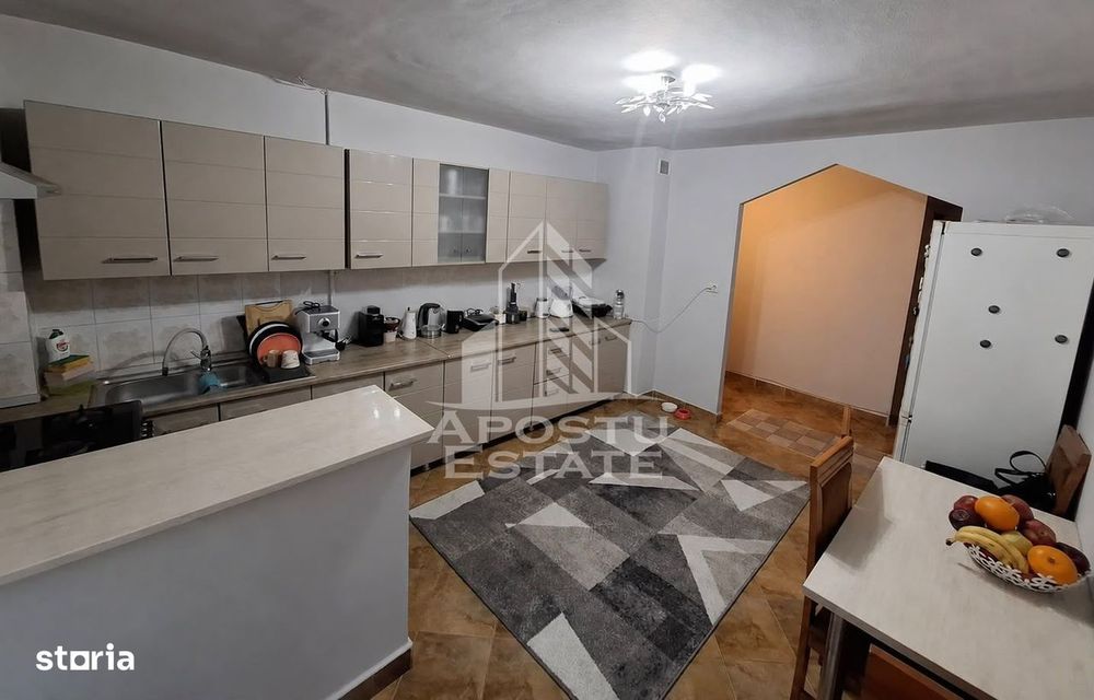 Apartament cu 4 camere de vanzare, etaj intermediar, Mircea cel bătrân