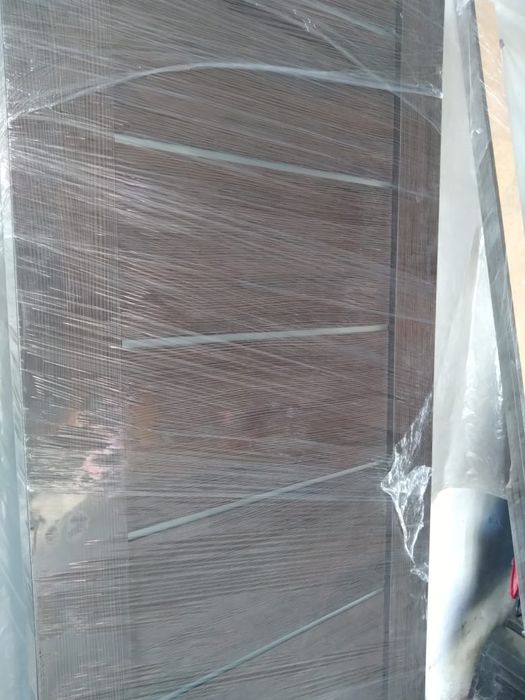 Продам новую дверь