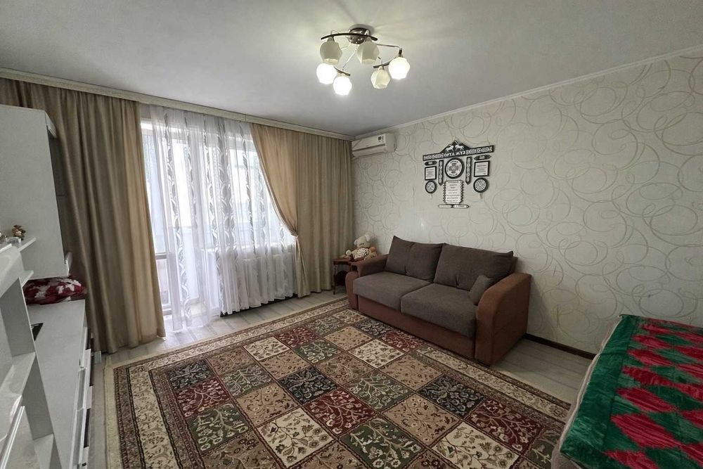 Продам 2-х комнатную квартиру в центре города