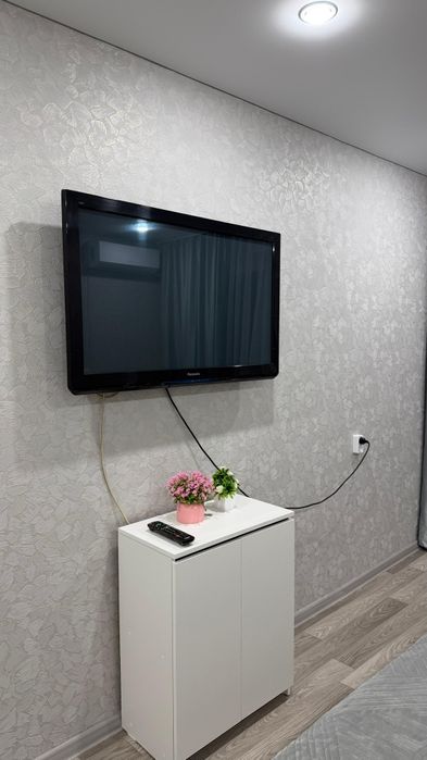 1 ком Смарт ТВ. Кас РЕД.