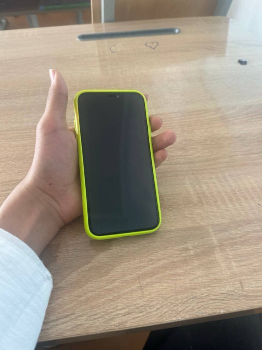 Iphone 11 sotiladi