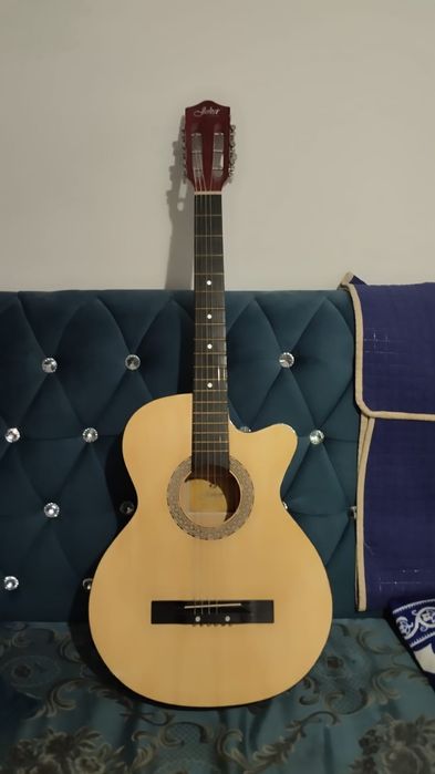 Гитара   18000...