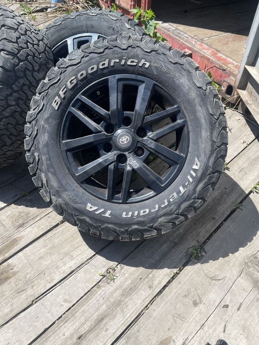 Продам шины с дисками BF Goodrich A/T