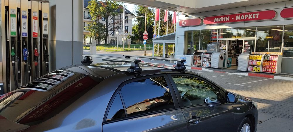 Напречни алуминиеви греди Thule Toyota Corolla е15