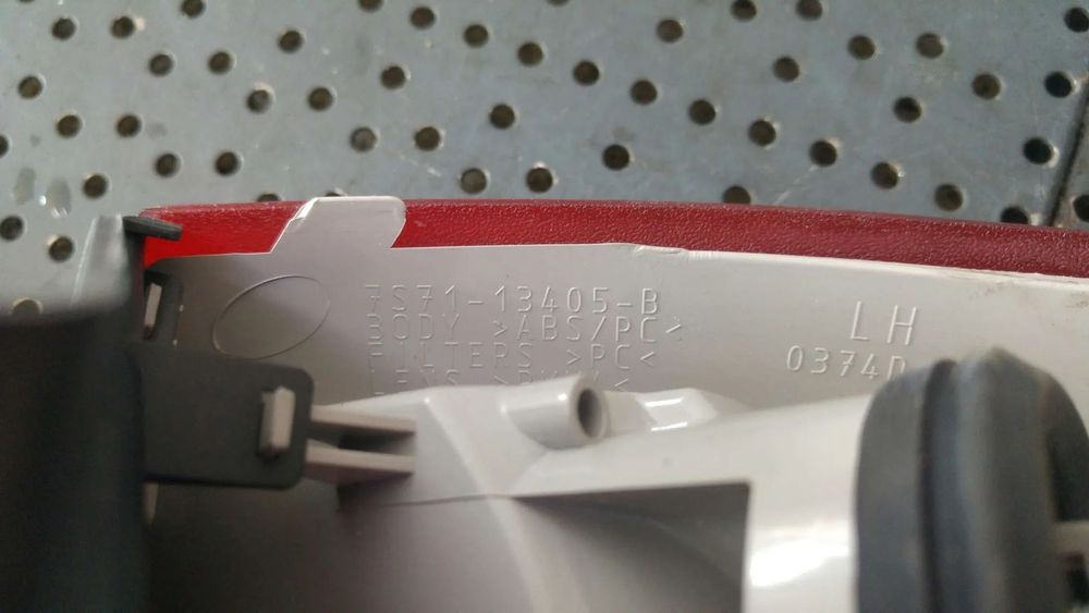 Stop tripla lampa stanga aripa ford mondeo 4 7s7113405b