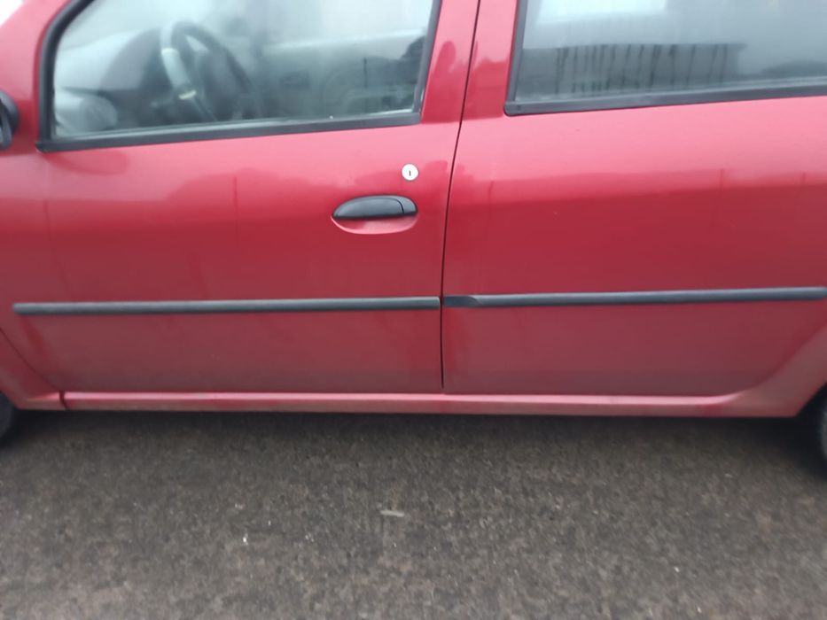 Vând Dacia Logan 2005