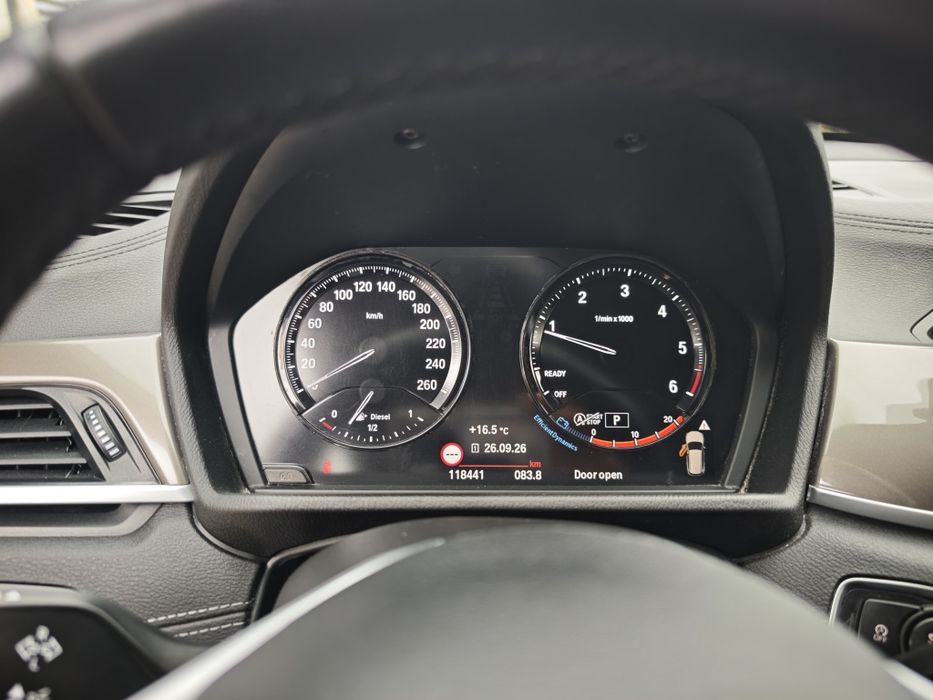 Кола BMW X1 2020