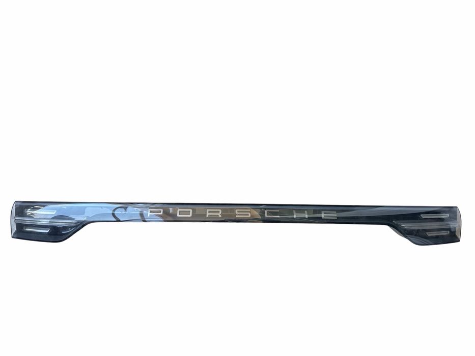 Porsche Cayenne 2022 Централен стоп