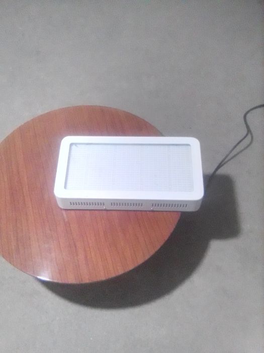 Светильник светодиодный.