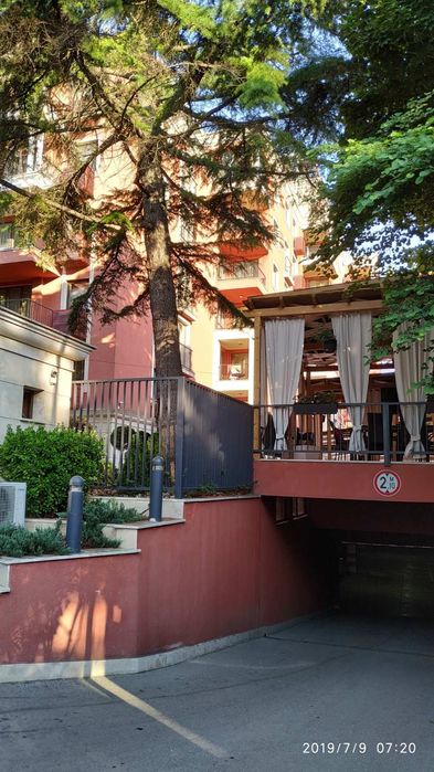 Дава се под наем Тристаен апартамент в к.к. Св.Св. Константин и Елена - 92 кв.м за 816 € - Снимка #1