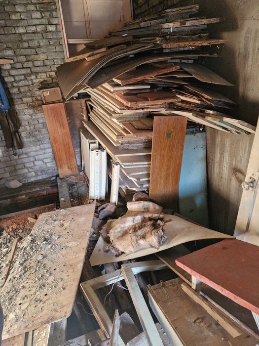 Отдам даром в мкр Аэропорта.