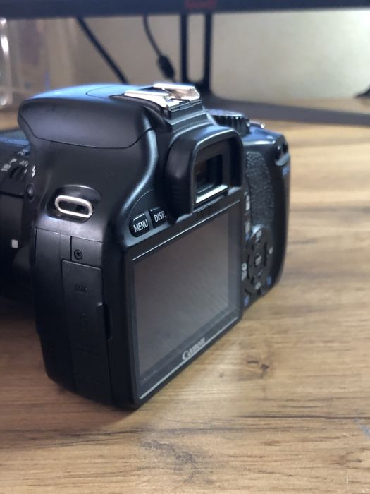 Фотоаппарат Canon EOS 550D