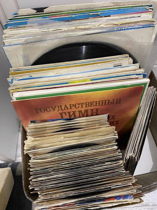 Пластинки разные много сказки песни