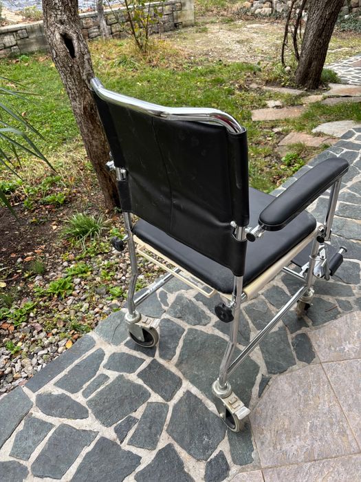 Стол -тоалетна и баня