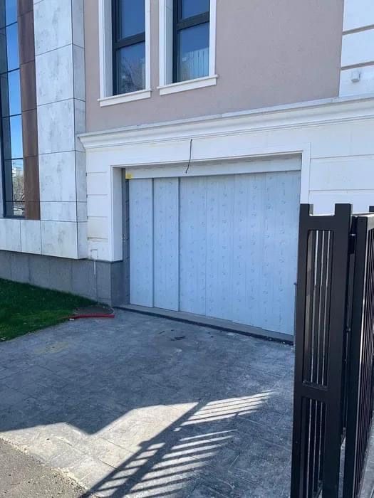 Дава се под наем Гараж / Паркомясто в София, Център - 15 кв.м за 25000 € - Снимка #1