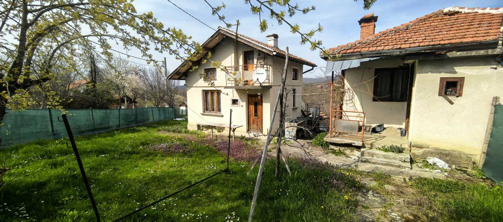 Продавам вила, махала Райковска