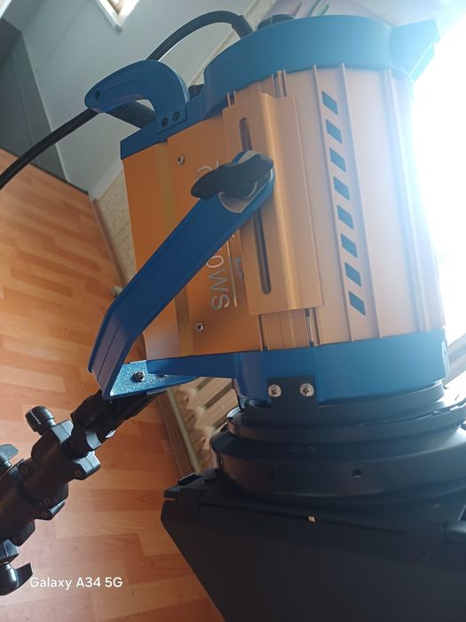 Студийный осветительный стенд