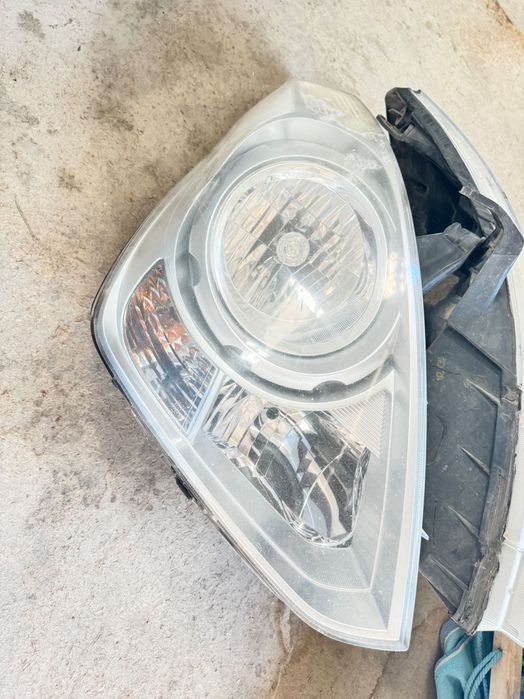 Продам переднюю часть кузова (морду) на минивэн Hyundai в сборе.