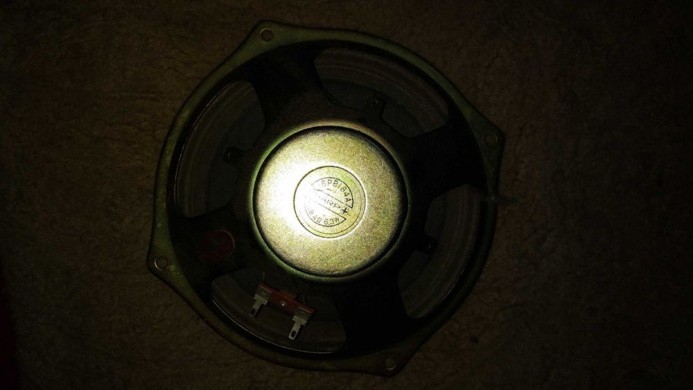 Sharp 777-Низкочастотный динамик от магнитолы Шарп777- 1 штука