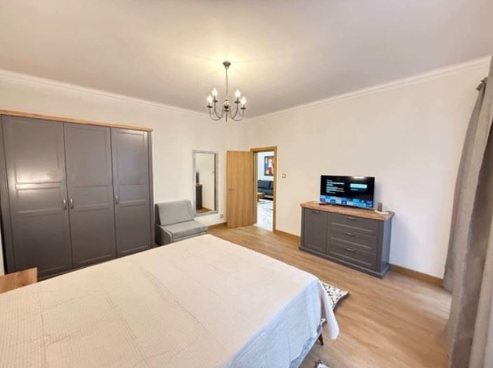 Дава се под наем Тристаен апартамент в София, Център - 120 кв.м за 2223.09 € - Снимка #6