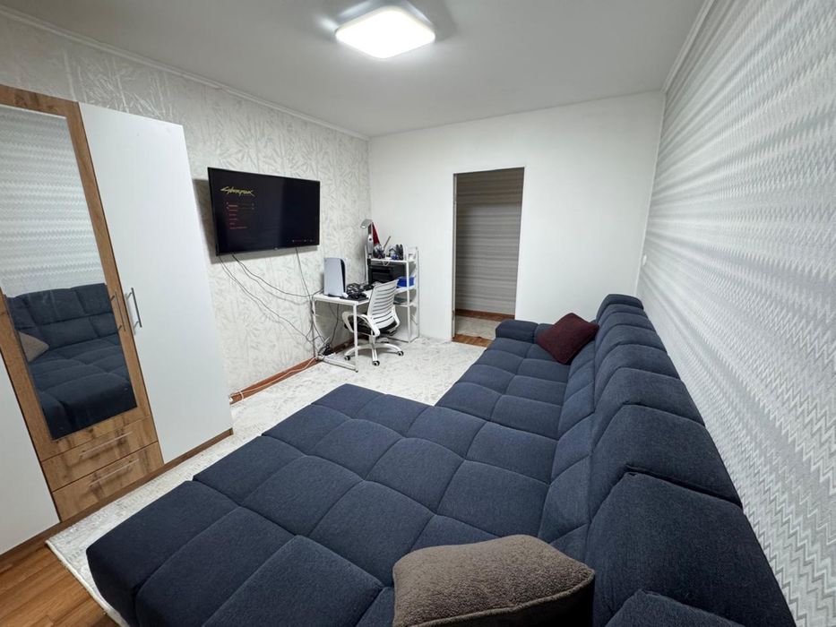 Продается раскладной диван в отличном состояний