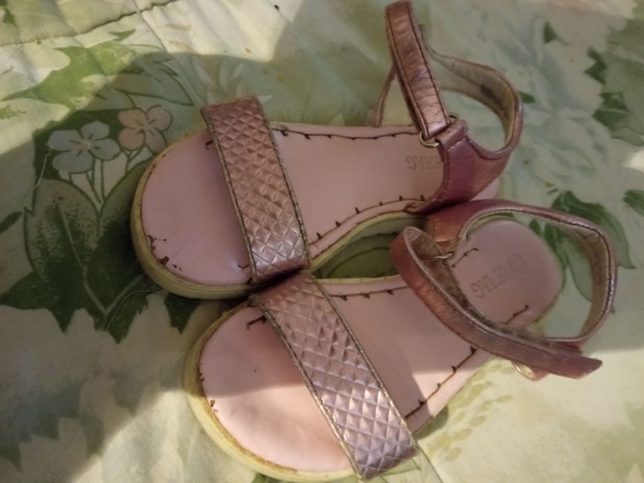 Детские босоножки для девочек