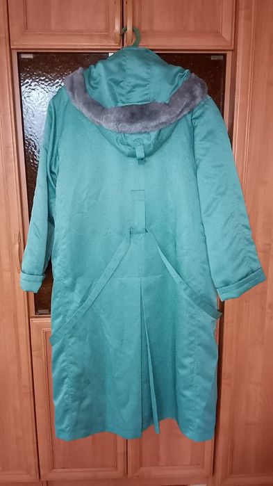 Продам пальто демисезонное