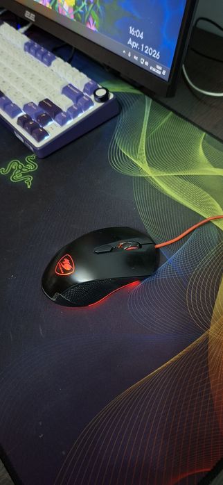 Продаётся игровая  мышь для компьютера в отличном состоянии