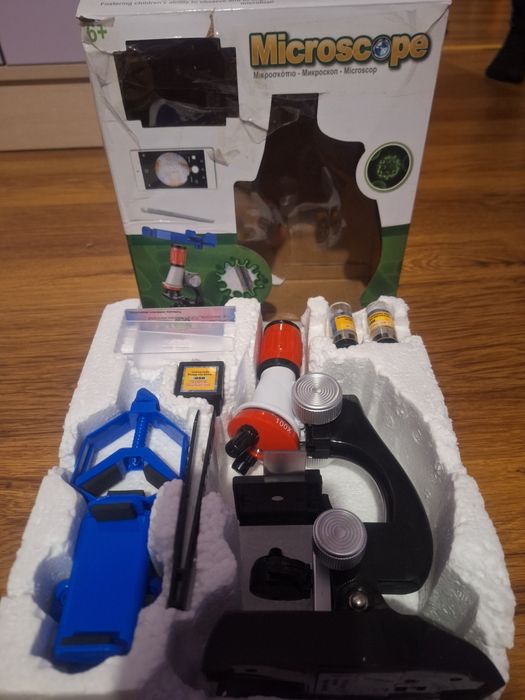 Микроскоп играчка