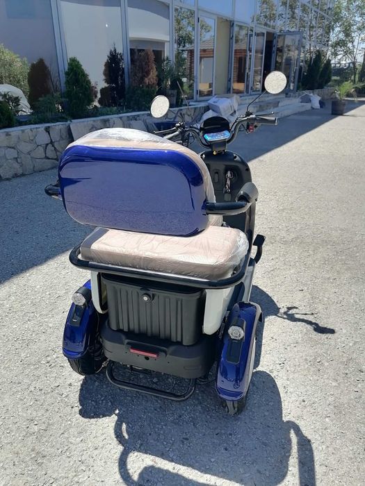 Триколка електрическа модел Vespa