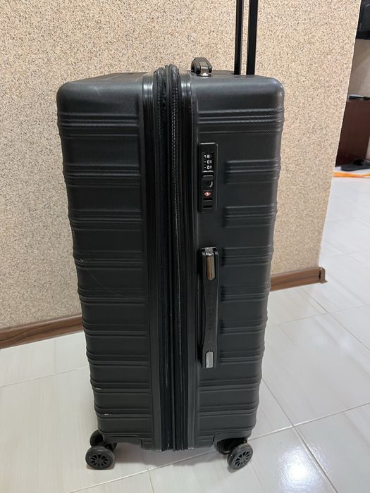 Голям куфар с 4 колелца